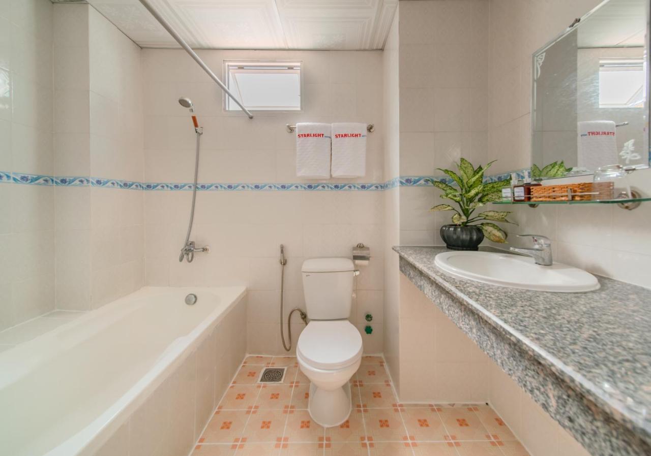 Starlight Nha Trang Hotel Bagian luar foto