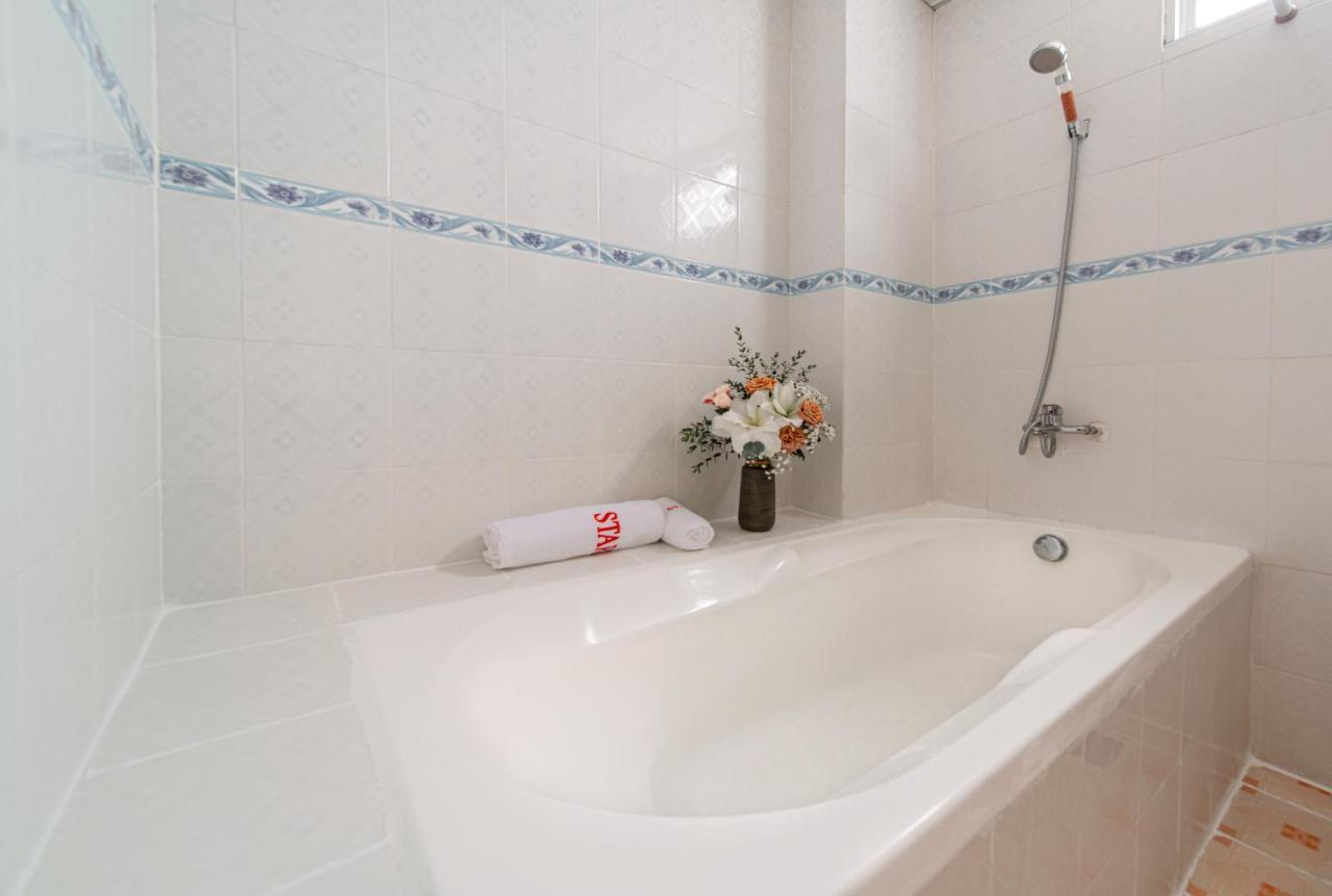 Starlight Nha Trang Hotel Bagian luar foto