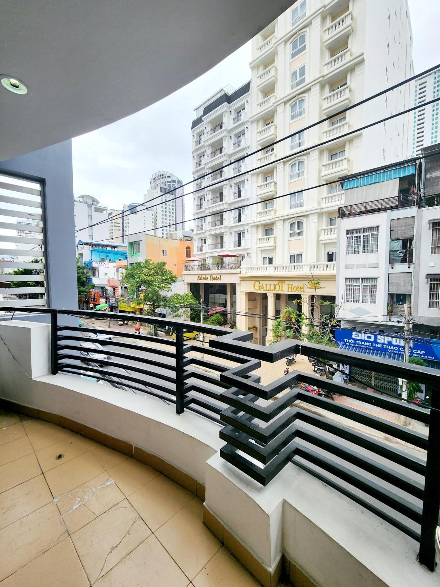 Starlight Nha Trang Hotel Bagian luar foto